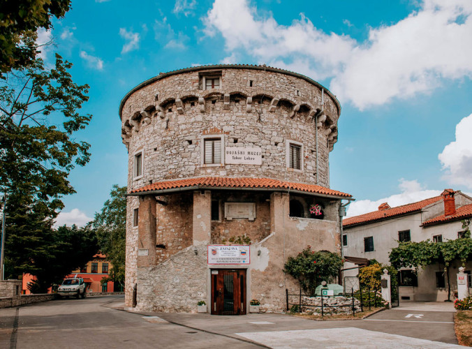 VOJAŠKI MUZEJ V LOKVI